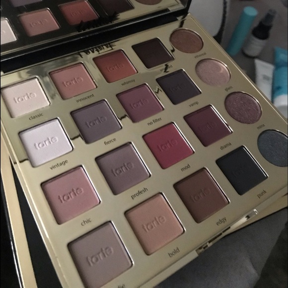 Tarte eyeshadow pallet - Picture 3 of 5